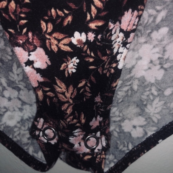 Black and pink floral American Eagle Body Suit - Picture 3 of 5